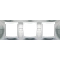 Рамка тримісна Unica Top. Колір Блискучий хром/Білий MGU66.006.810