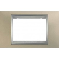 Рамка 3-модульная Итальянский дизайн Unica Top. Цвет Титановый/Алюминий MGU66.103.095